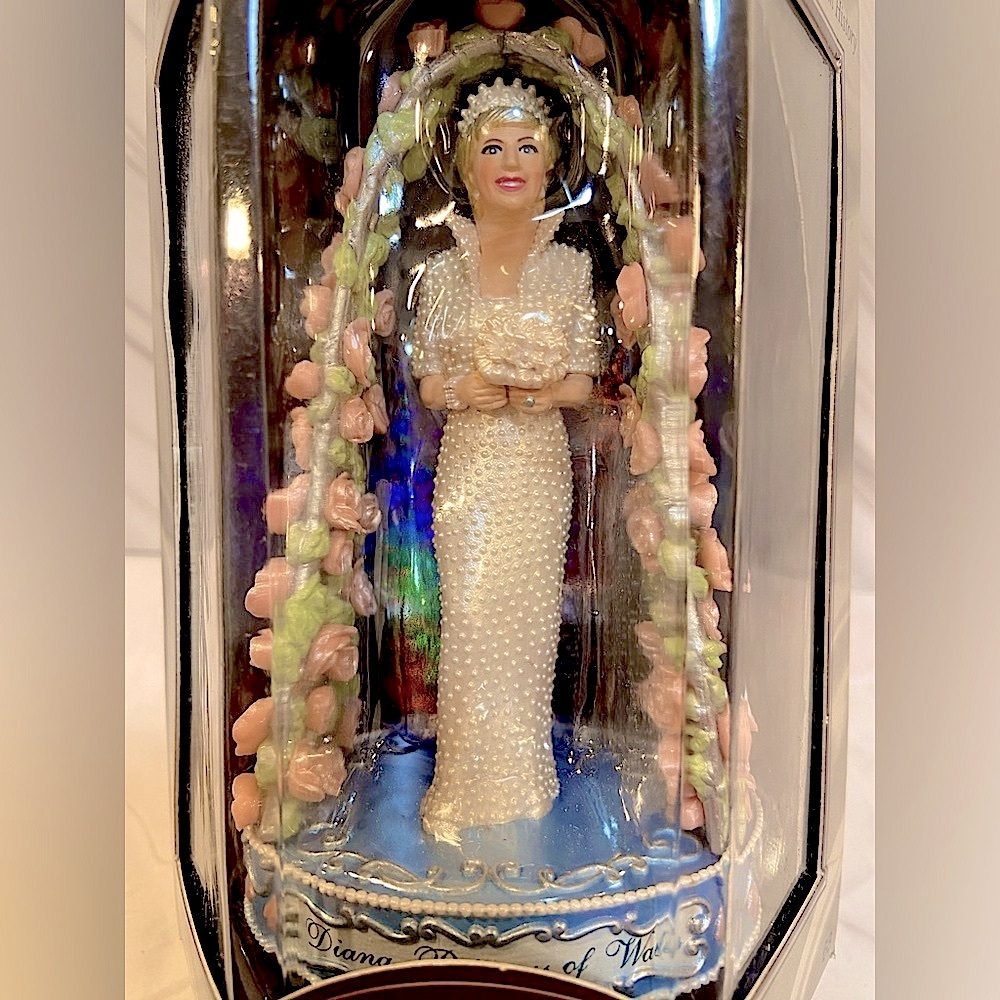 *New* Princess Diana 1998 Christmas Ornament